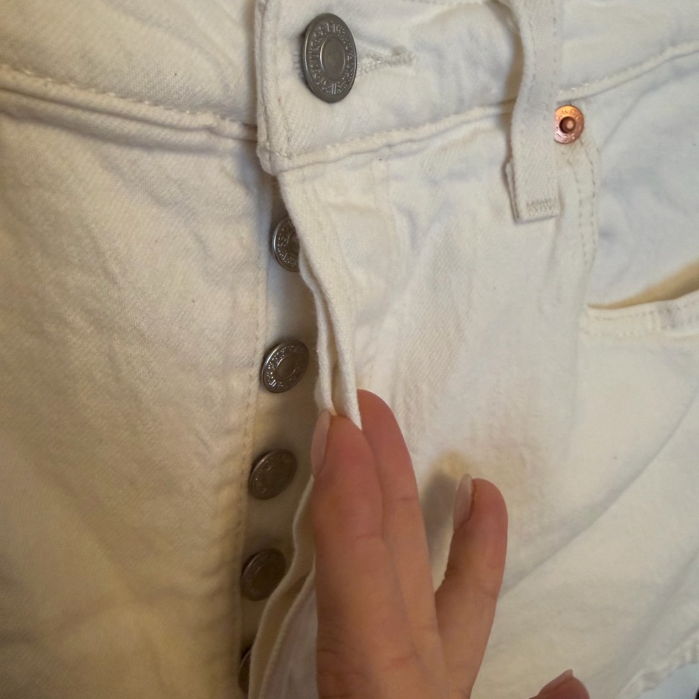 Levi’s 501 ORIGINAL HIGH RISE Jean SHORTS White Denim Button fly Size 32 Stretch - Picture 7 of 13